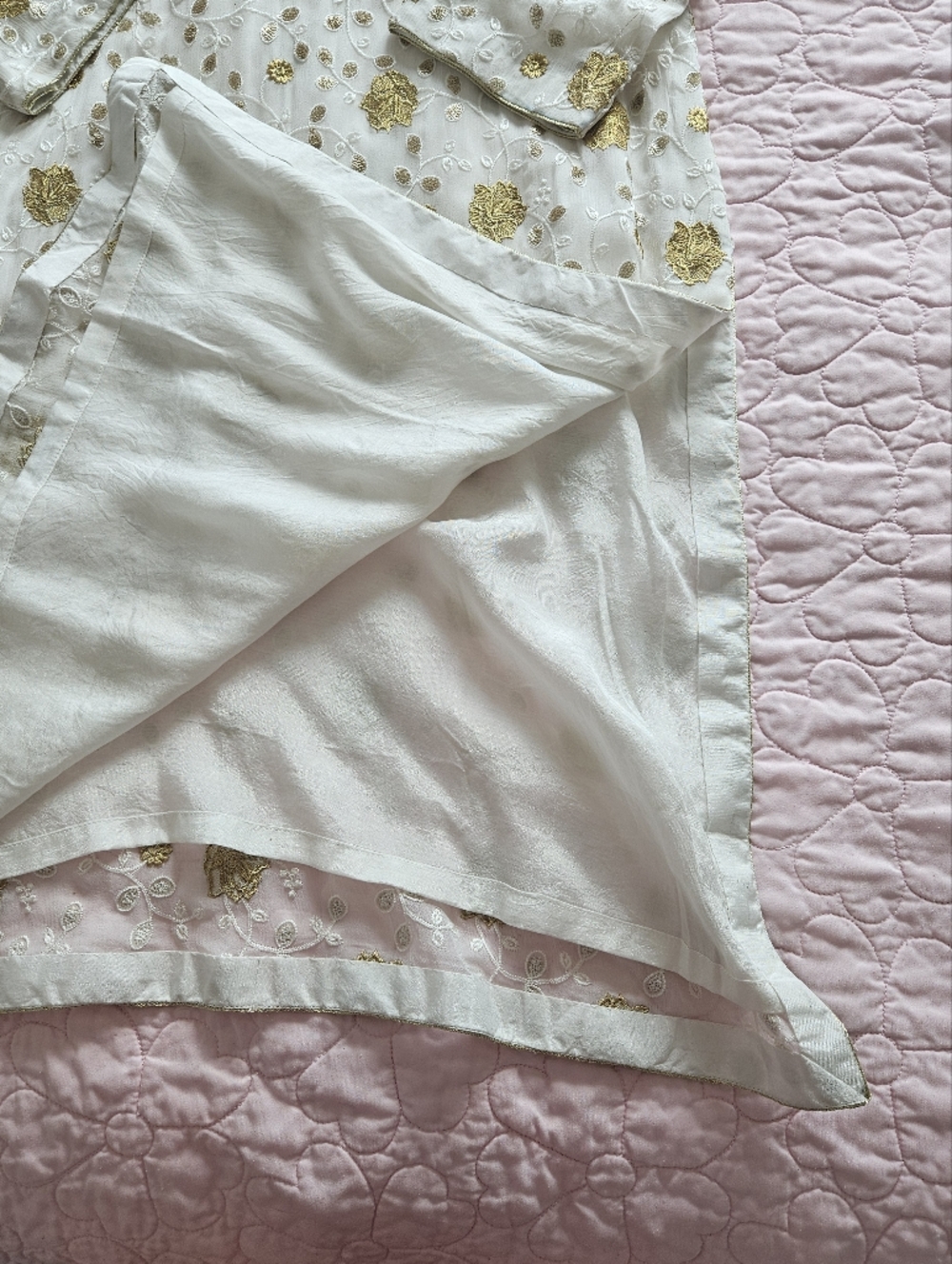 Exquisite Womens Indian Kurta Set - Picture 3 of 16